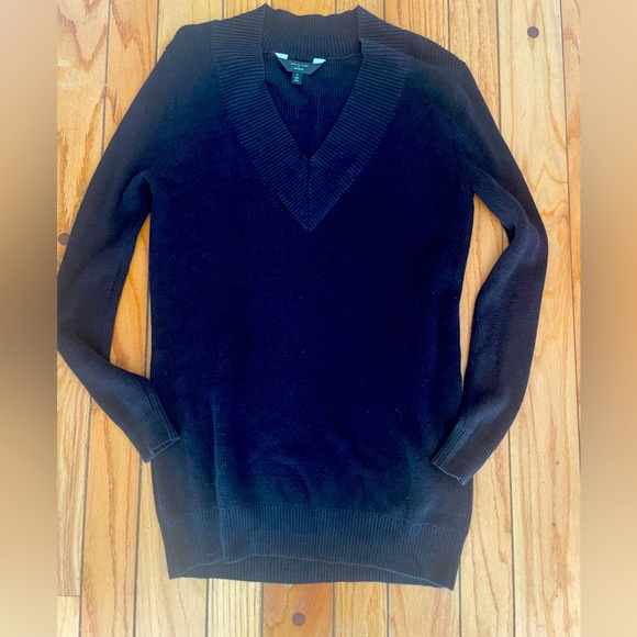 Chrissy Teagan x Revolve black sweater dress size small v neck